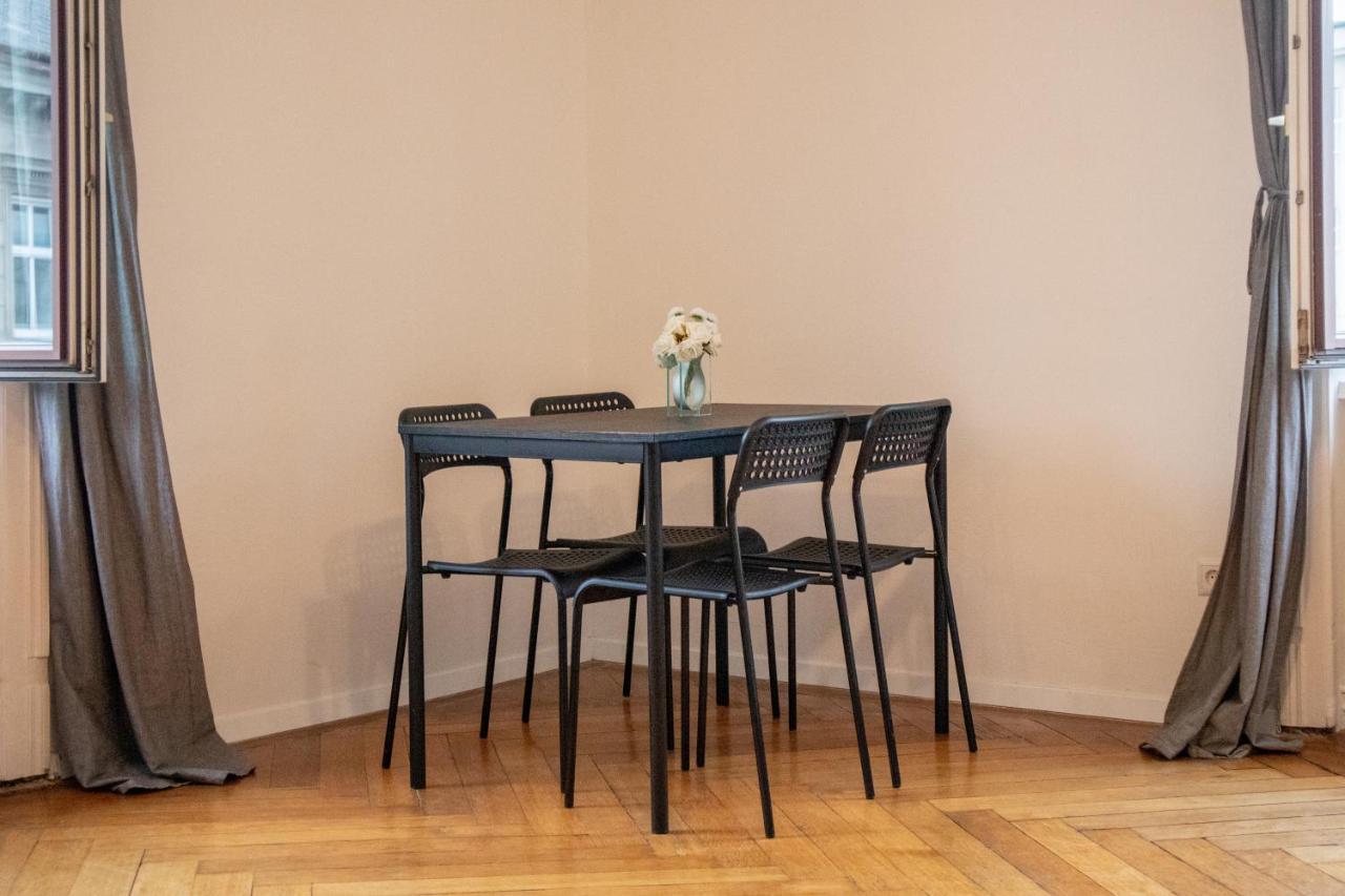 Roomy 2br Apt. Near Akh -perfect For Longstays Appartement *